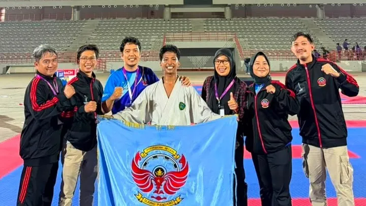 Medali Pertama PNUP! Karateka JTIK Raih Prestasi Gemilang di PORSENI XV Medan